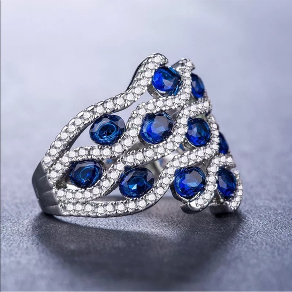 New 925 Silver Beautiful Blue White Sapphire Ring - Picture 2 of 5